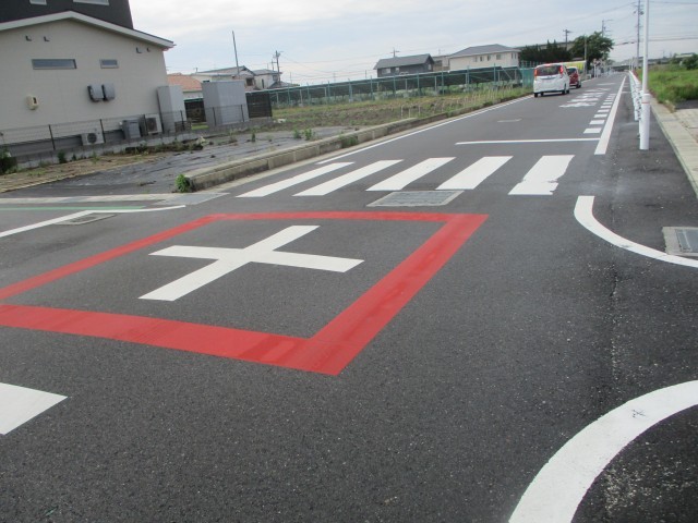 運転手に注意を呼び掛ける交差点