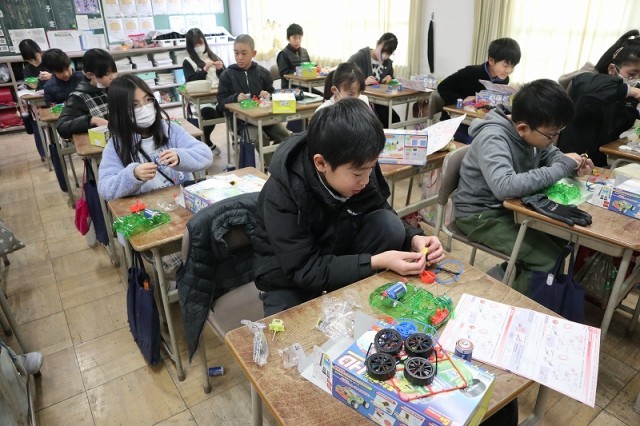 電磁石の性質を調べる実験