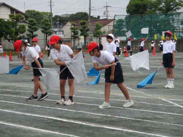 5・6年生旗演技の様子
