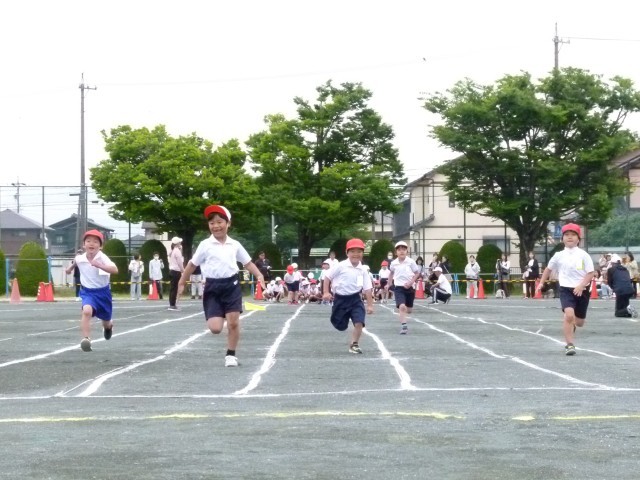 1年生男子40m走の様子