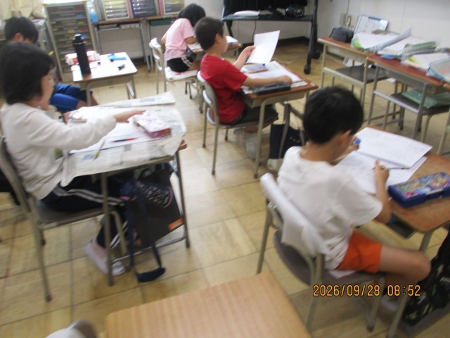 カレンダー作りをしている様子１