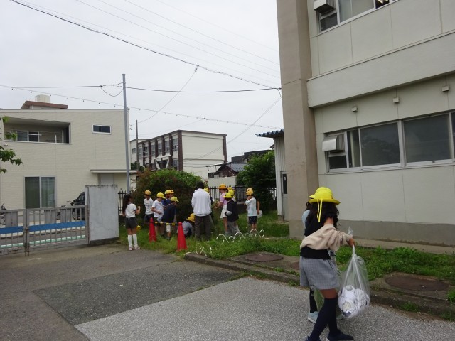 「私が重い方をもつよ！」