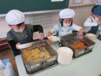 初めての給食当番