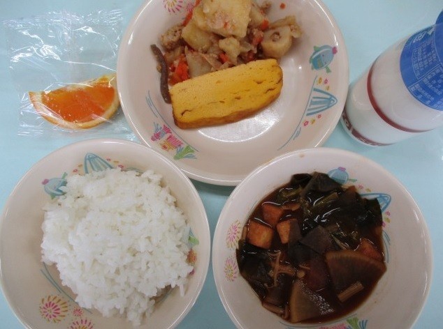 3.7　給食.jpg