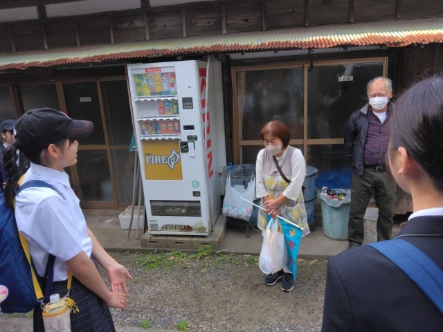玄関前でのご挨拶