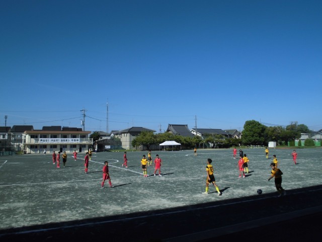 サッカー部の練習試合の様子