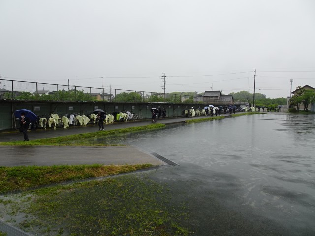 南門から