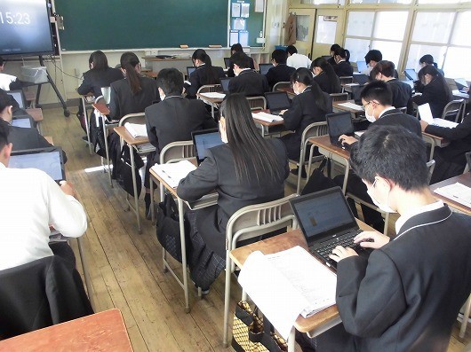 技術の小テストの様子