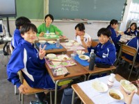 栄養教諭と共に楽しく会食